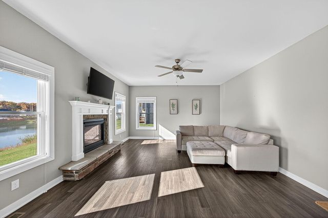 244 Falcon Way, Valparaiso, IN 46385