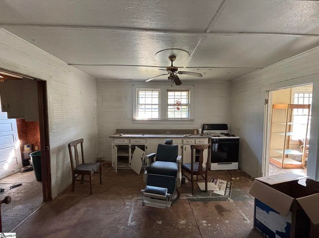 502 New Woodruff Road, Greer, SC 29651