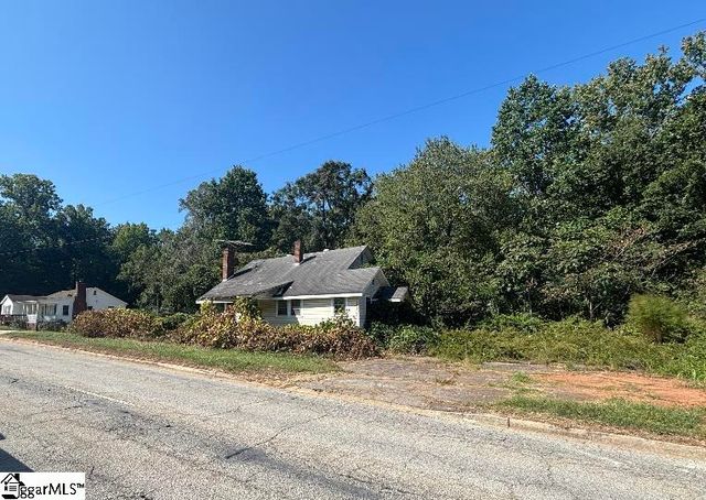 502 New Woodruff Road, Greer, SC 29651
