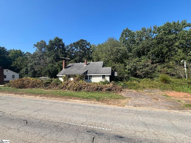 502 New Woodruff Road, Greer, SC 29651