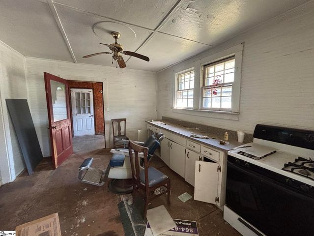 502 New Woodruff Road, Greer, SC 29651