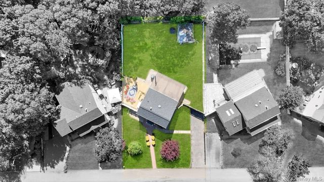 22 Wagon Lane E, Centereach, NY 11720
