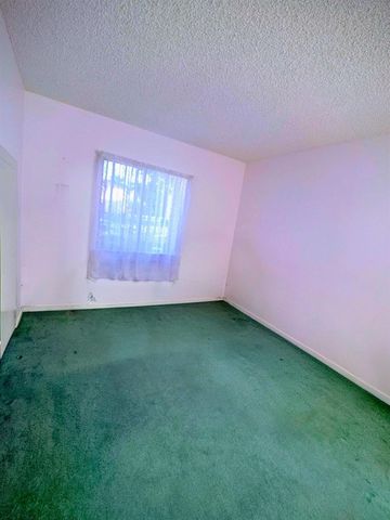 423 Pine Glen Lane C-1, Greenacres, FL 33463