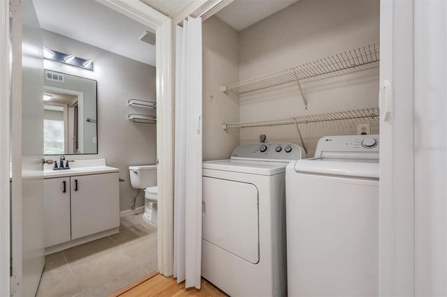 10024 STRAFFORD OAK COURT 802, Tampa, FL 33624