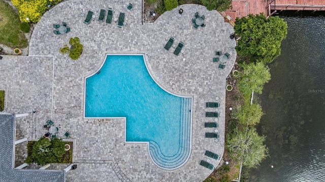 10024 STRAFFORD OAK COURT 802, Tampa, FL 33624