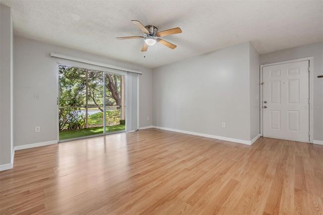 10024 STRAFFORD OAK COURT 802, Tampa, FL 33624