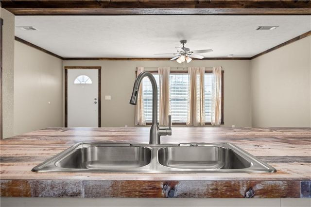 1190 PALMER CHAPEL Road, Pineville, LA 71360