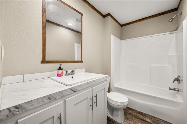 1190 PALMER CHAPEL Road, Pineville, LA 71360