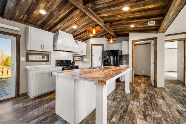 1190 PALMER CHAPEL Road, Pineville, LA 71360