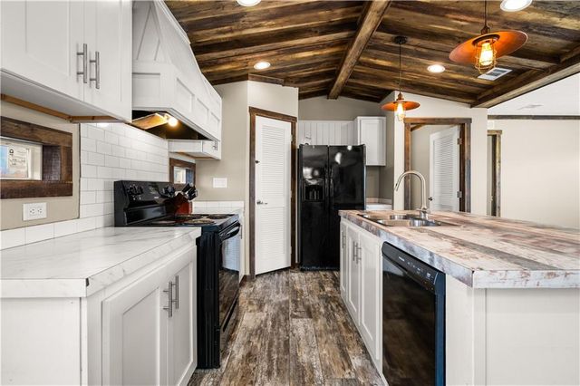 1190 PALMER CHAPEL Road, Pineville, LA 71360