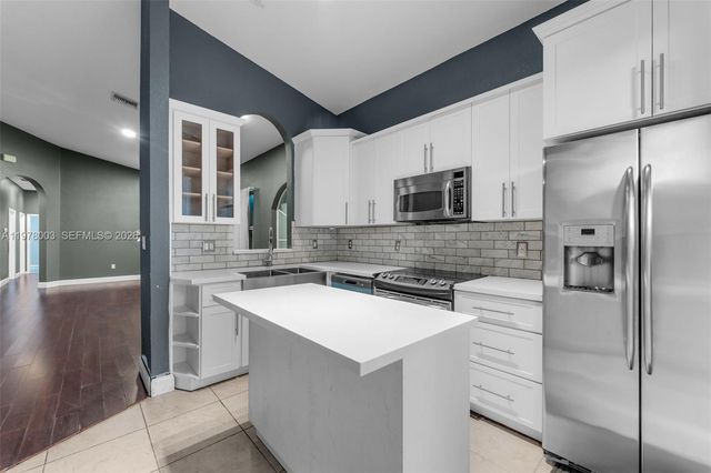 3983 NE 12th Dr, Homestead, FL 33033