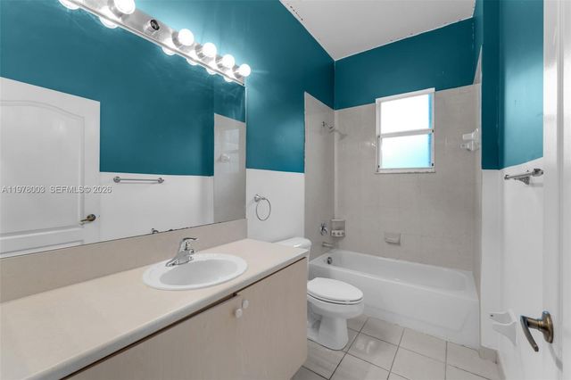 3983 NE 12th Dr, Homestead, FL 33033