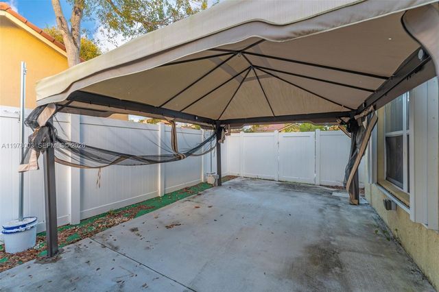 3983 NE 12th Dr, Homestead, FL 33033