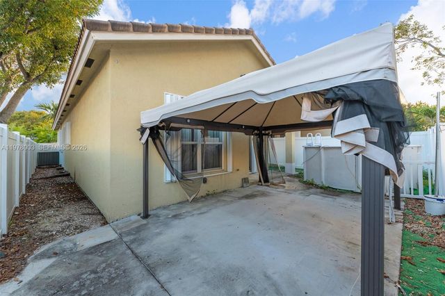 3983 NE 12th Dr, Homestead, FL 33033