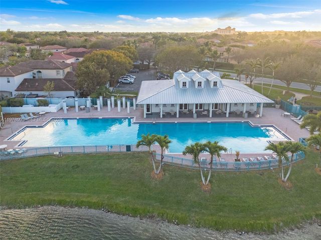 3983 NE 12th Dr, Homestead, FL 33033