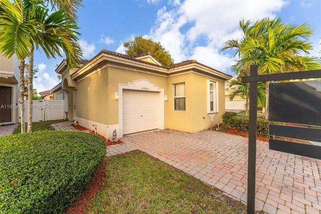 3983 NE 12th Dr, Homestead, FL 33033