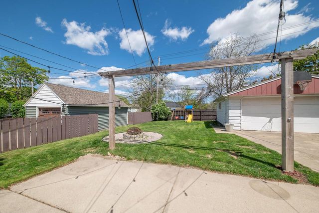222 90th STREET, Milwaukee, WI 53226