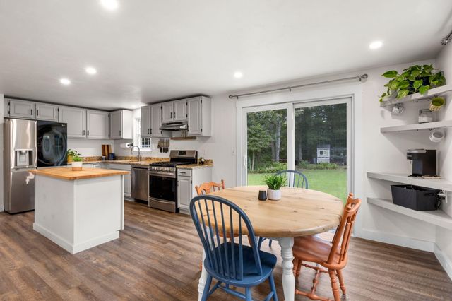 34 Commodore Lane, Marstons Mills, MA 02648
