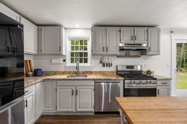 34 Commodore Lane, Marstons Mills, MA 02648