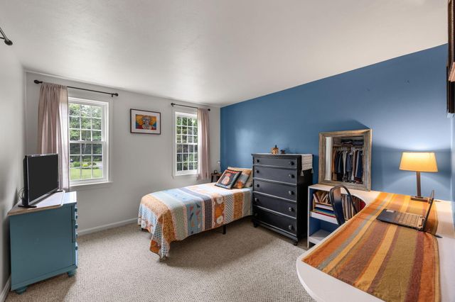 34 Commodore Lane, Marstons Mills, MA 02648
