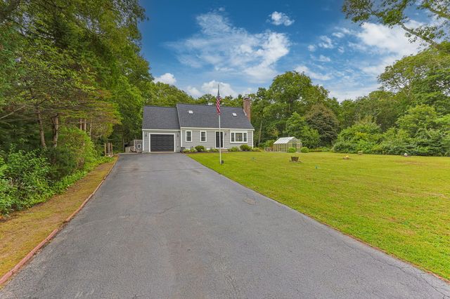 34 Commodore Lane, Marstons Mills, MA 02648