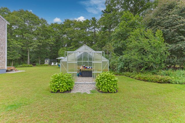 34 Commodore Lane, Marstons Mills, MA 02648