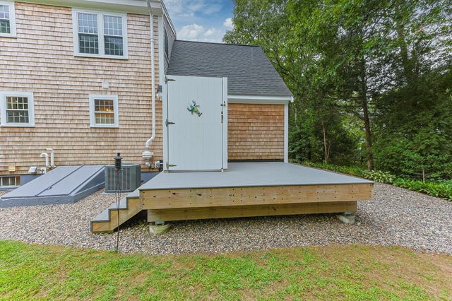 34 Commodore Lane, Marstons Mills, MA 02648