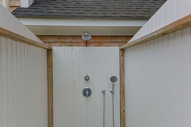 34 Commodore Lane, Marstons Mills, MA 02648