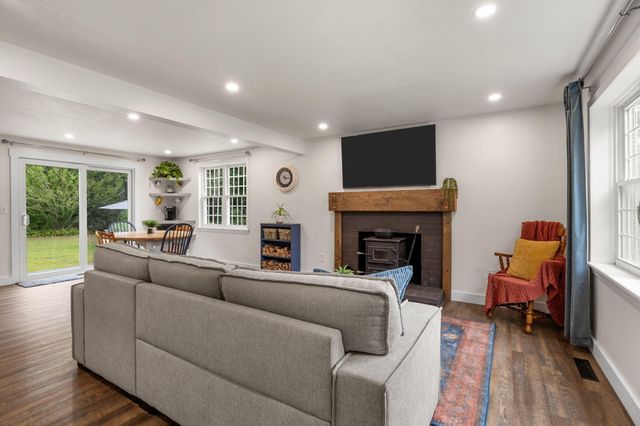34 Commodore Lane, Marstons Mills, MA 02648