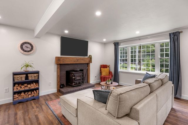 34 Commodore Lane, Marstons Mills, MA 02648