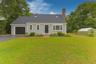 34 Commodore Lane, Marstons Mills, MA 02648