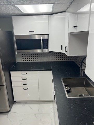 16 Shadowbrook Lane 32, Milford, MA 01757
