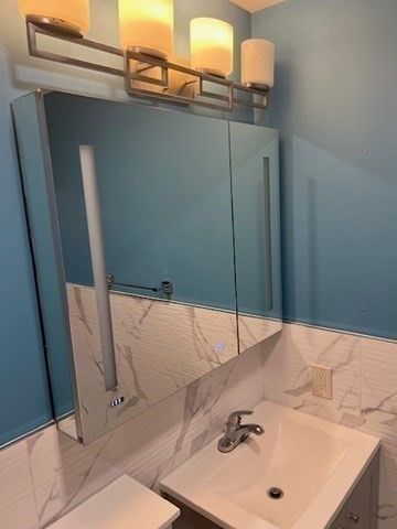 16 Shadowbrook Lane 32, Milford, MA 01757
