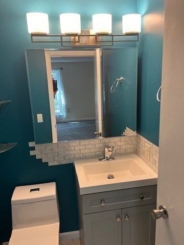 16 Shadowbrook Lane 32, Milford, MA 01757