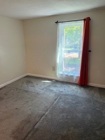 16 Shadowbrook Lane 32, Milford, MA 01757
