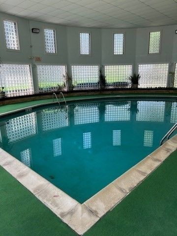 16 Shadowbrook Lane 32, Milford, MA 01757