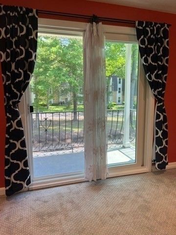 16 Shadowbrook Lane 32, Milford, MA 01757