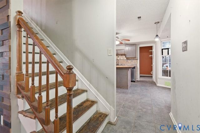 8928 Hawkbill Rd, North Chesterfield, VA 23237