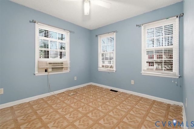 8928 Hawkbill Rd, North Chesterfield, VA 23237