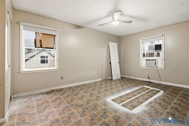 8928 Hawkbill Rd, North Chesterfield, VA 23237