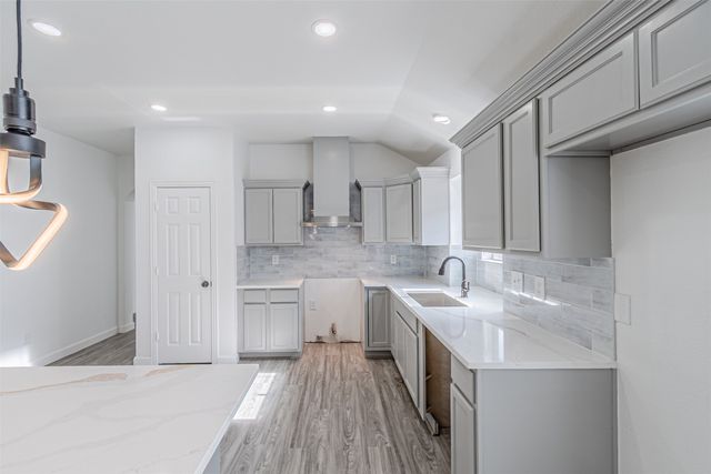 875 Grace Lane, Irving, TX 75061