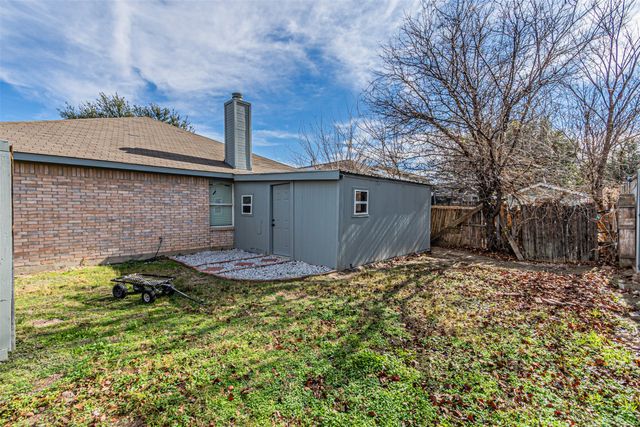 875 Grace Lane, Irving, TX 75061