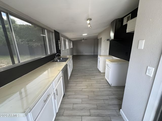 753 W 6TH Drive, Mesa, AZ 85210