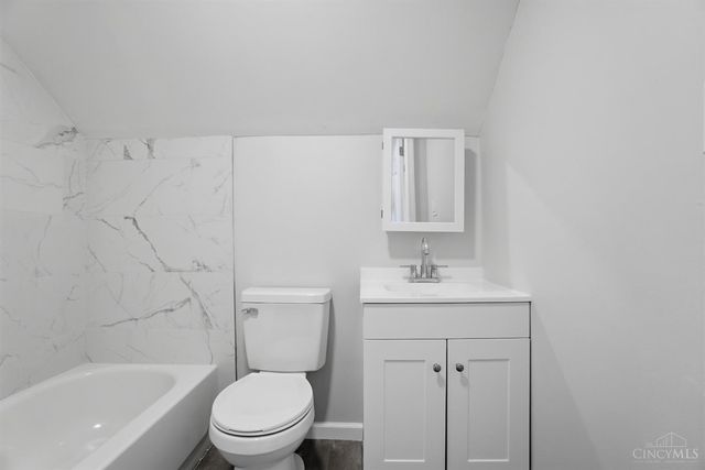 2807 W Galbraith Road, Cincinnati, OH 45239