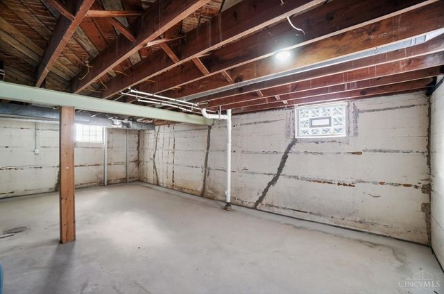 2807 W Galbraith Road, Cincinnati, OH 45239