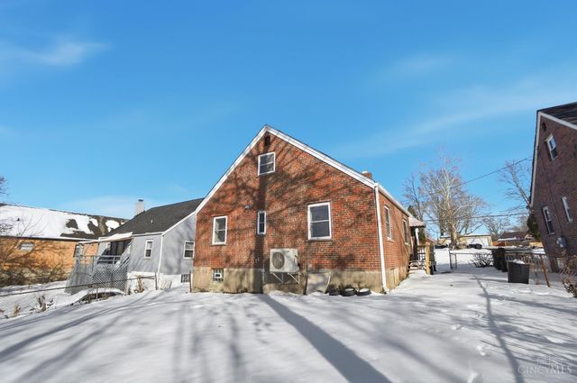 2807 W Galbraith Road, Cincinnati, OH 45239