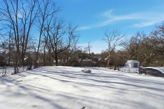 2807 W Galbraith Road, Cincinnati, OH 45239