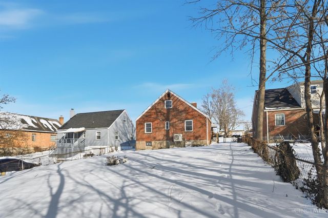 2807 W Galbraith Road, Cincinnati, OH 45239