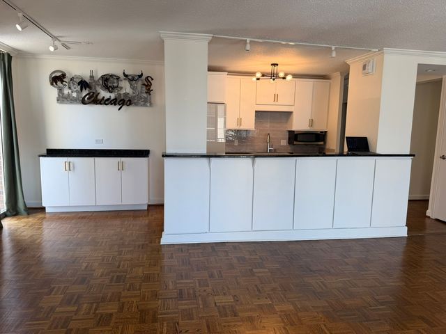 71 E Division Street 1601, Chicago, IL 60610
