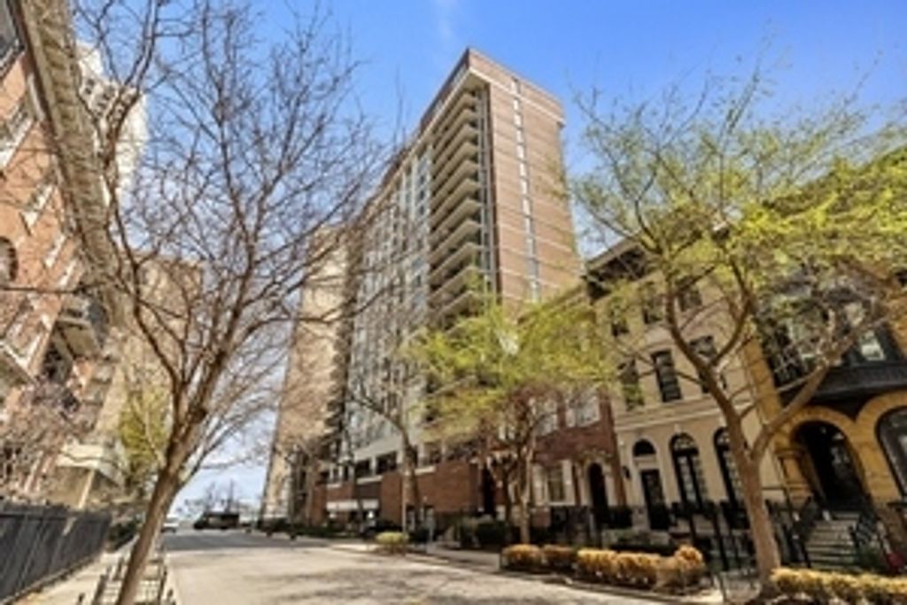 71 E Division Street 1601, Chicago, IL 60610